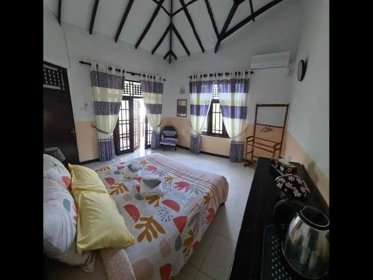 Guest house Room In Bb - Ja-Elas French Touch 5 Negombo