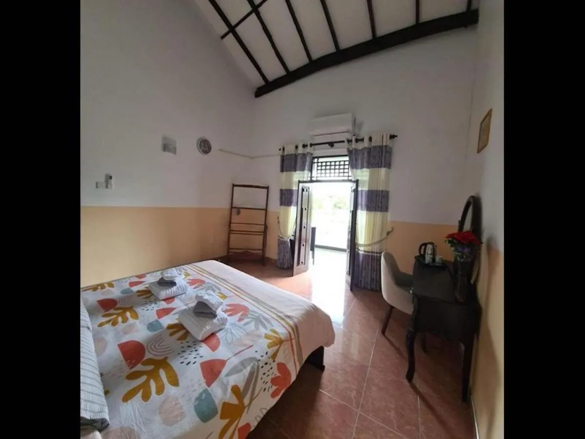 Room In Bb - Ja-Elas French Touch 5 Negombo 0*,  Sri Lanka