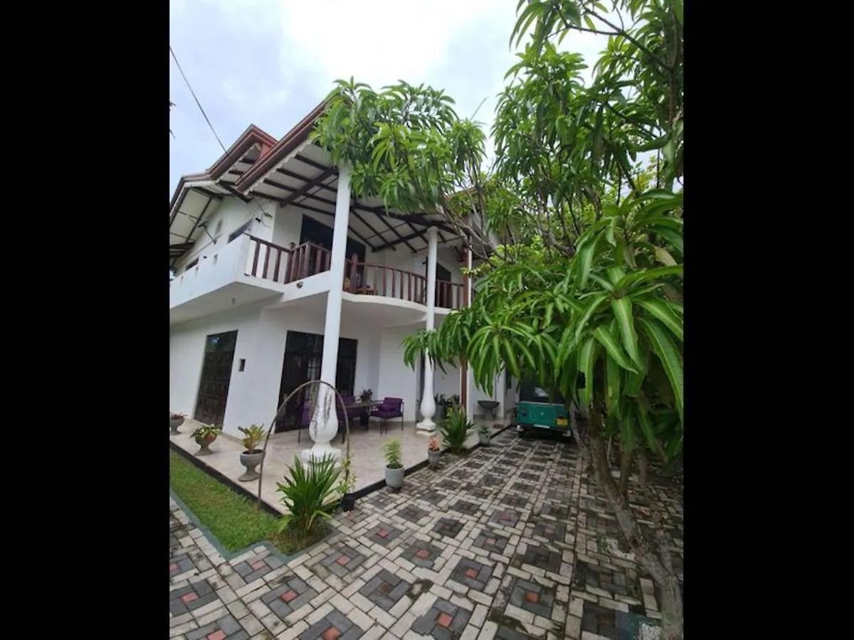 Room In Bb - Ja-Elas French Touch 5 Negombo